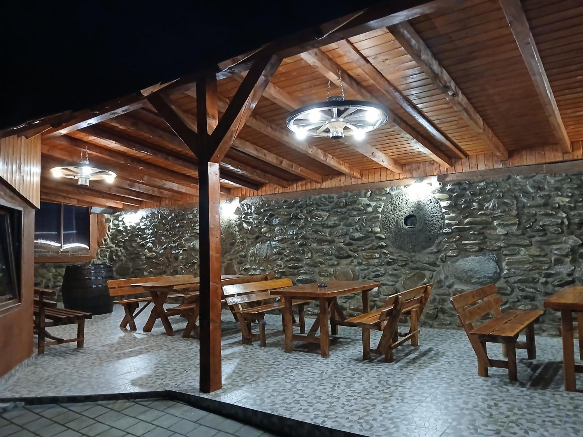 Pensiunea Dates Cîrţişoara Εξωτερικό φωτογραφία